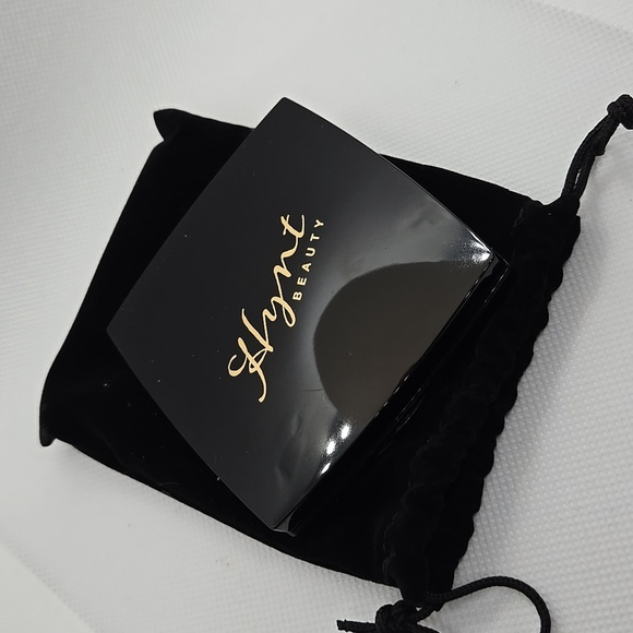 Hynt Beauty - Rich Chestnut Fine Pressed Powder - Picture 4 of 5